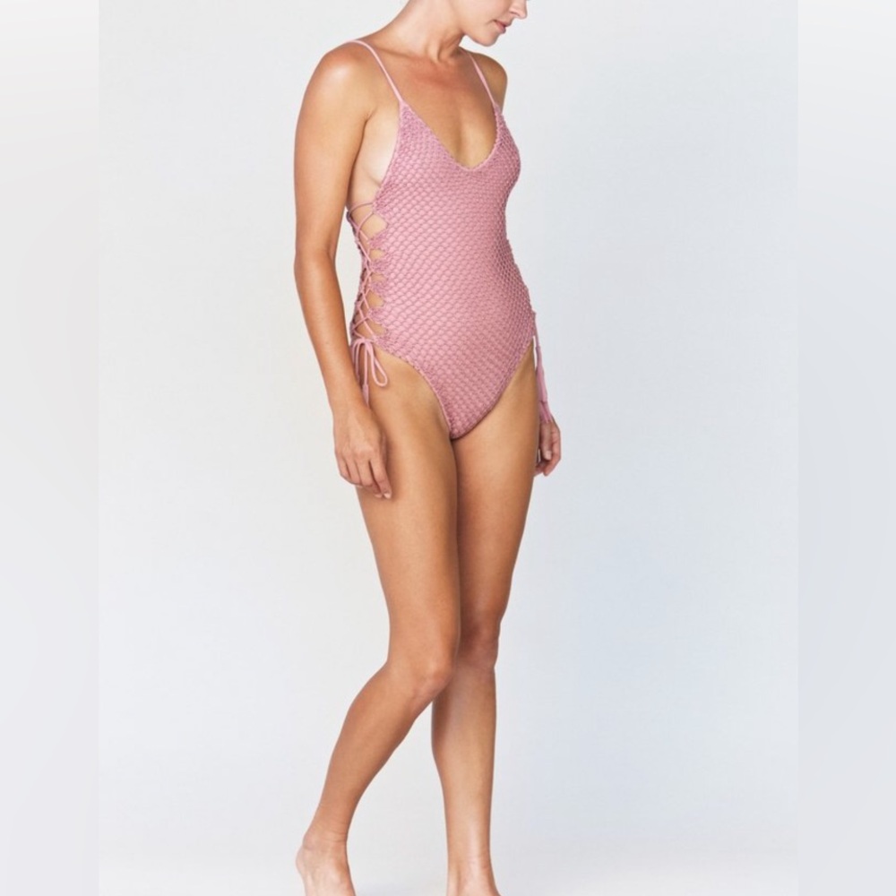Acacia Florence Crochet in Petal, size medium